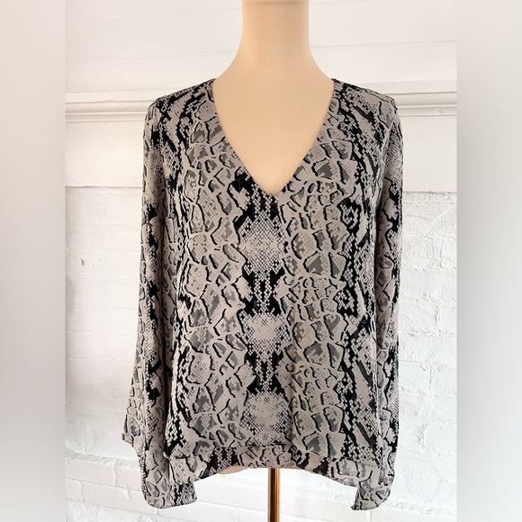 Parker Rita Snakenet Silk Blouse Greige Black Python Snake Print Bell Sleeve - Picture 9 of 14